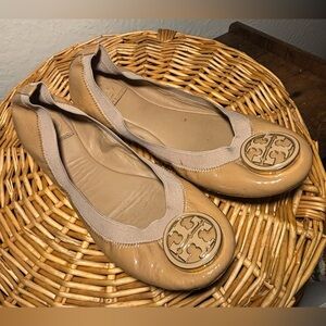 Tory Burch Minnie Travel Ballet Flats - Nude Patent Leather - Size 9